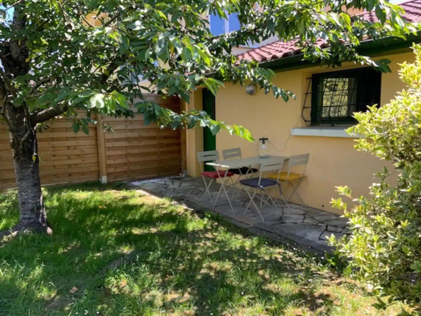 Maisonnette 2 A 4 Pers- Jardin Privatif Cloture- Calme- Stationnement Gratuit- Pau Ouest Billere Exteriör bild
